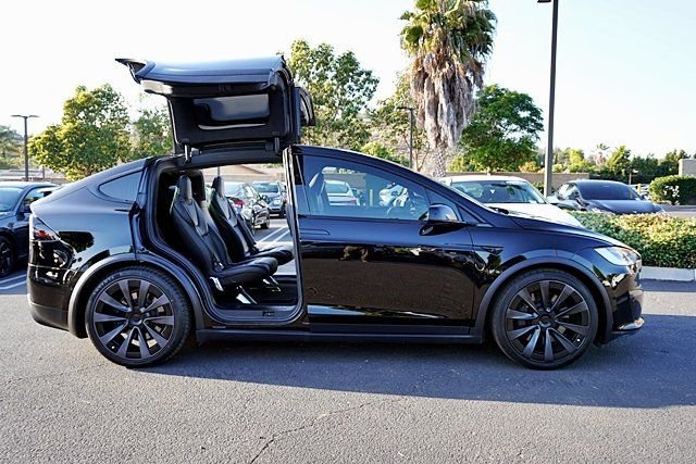 Used 2022 Black Tesla Plaid image 11