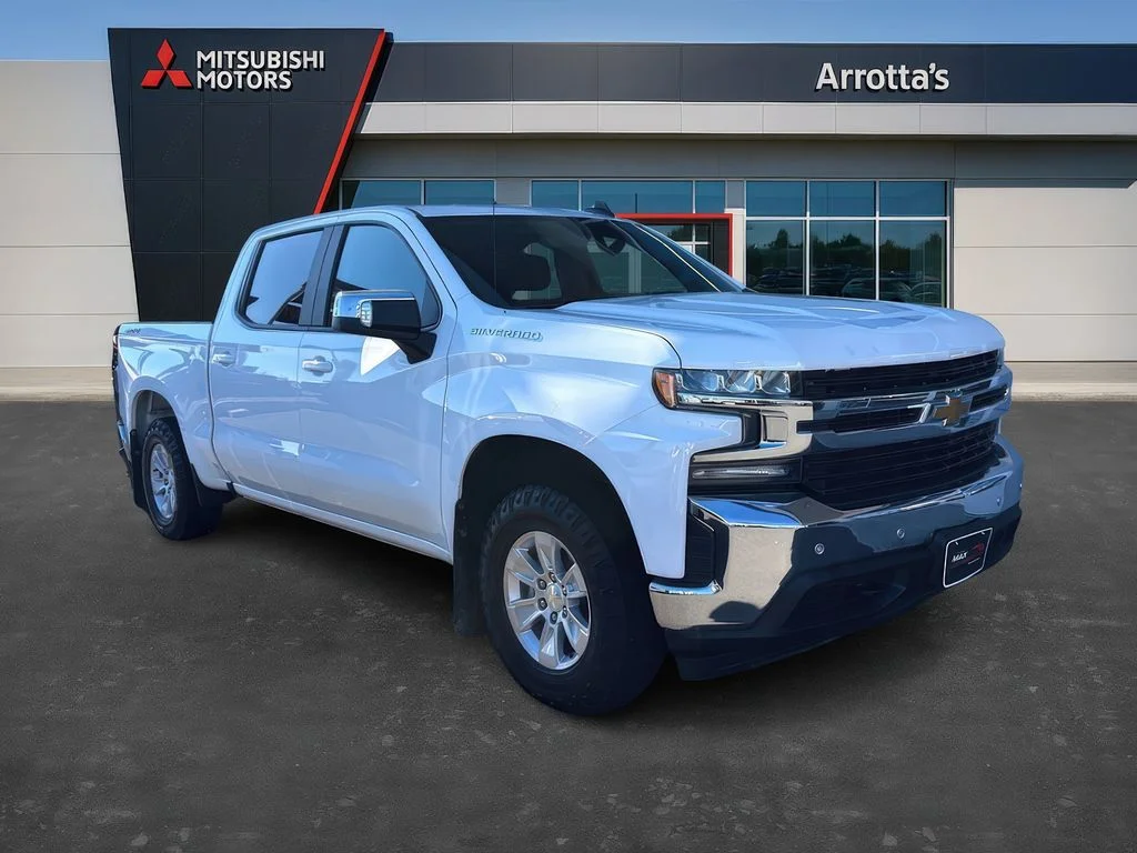 Used 2020 Summit White Chevrolet LT image 3