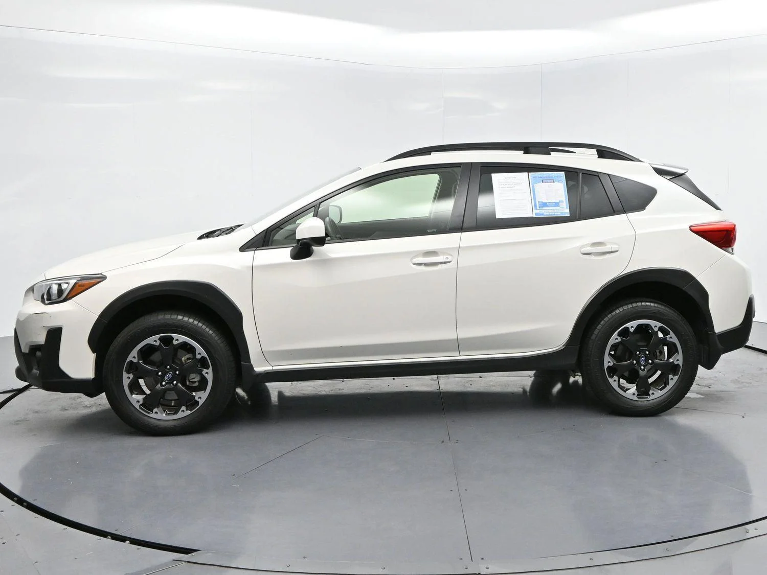Used 2023 Crystal White Pearl Subaru Premium image 4