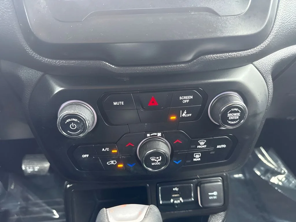 Used 2021 Teal Jeep Sport image 10