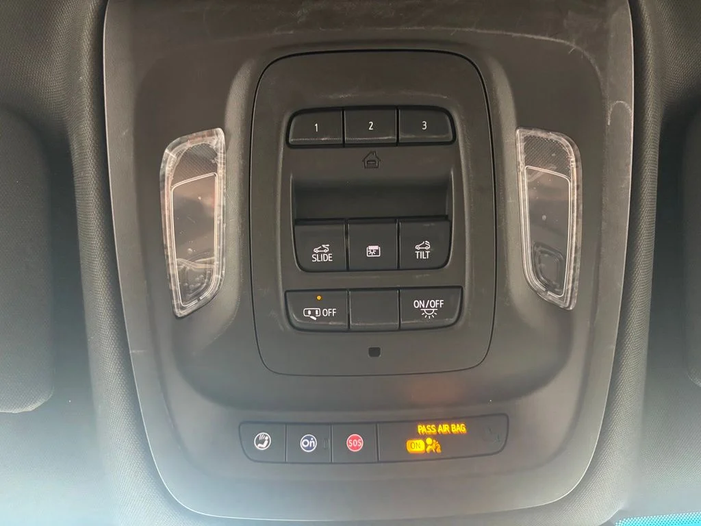 Used 2022 White Cadillac Premium Luxury image 30