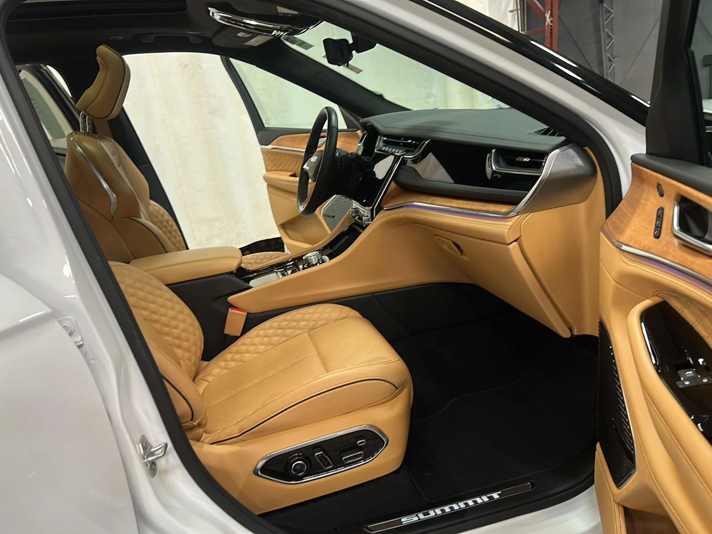 Used 2023 Bright White Clearcoat Jeep Summit Reserve image 31