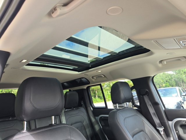 Used 2022 Silver Land Rover S image 14