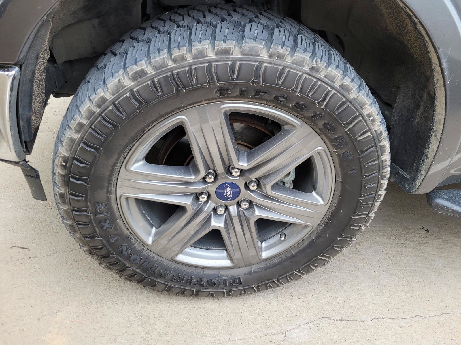 Used 2020  Ford LARI image 2