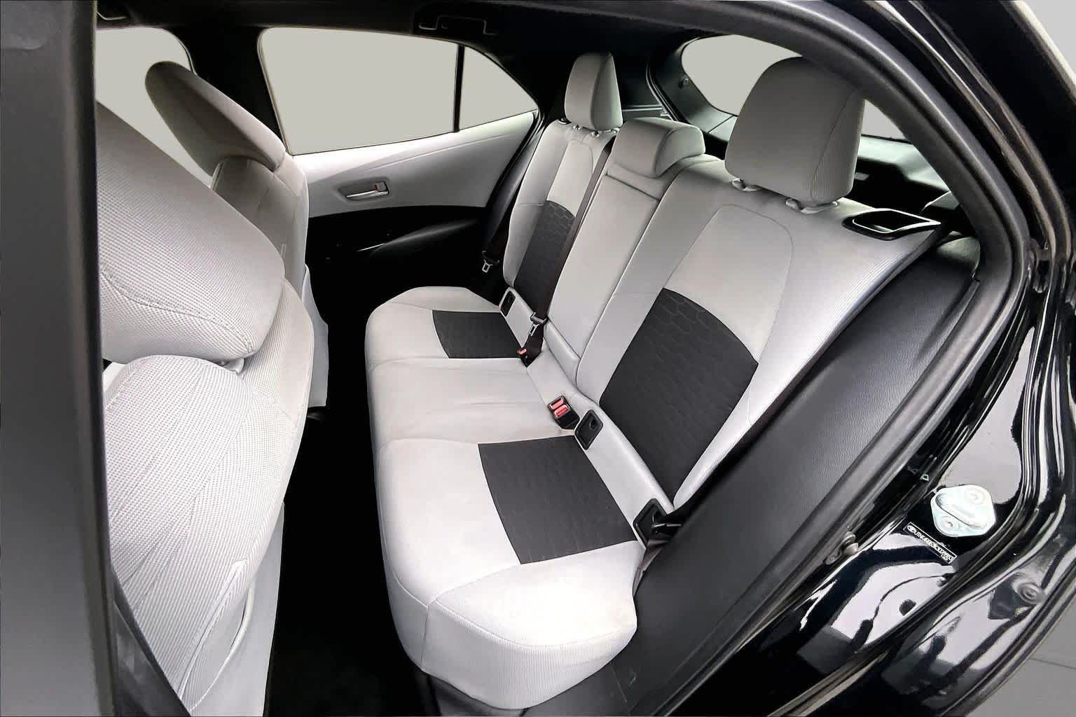 Used 2019 Midnight Black Metallic Toyota SE image 19