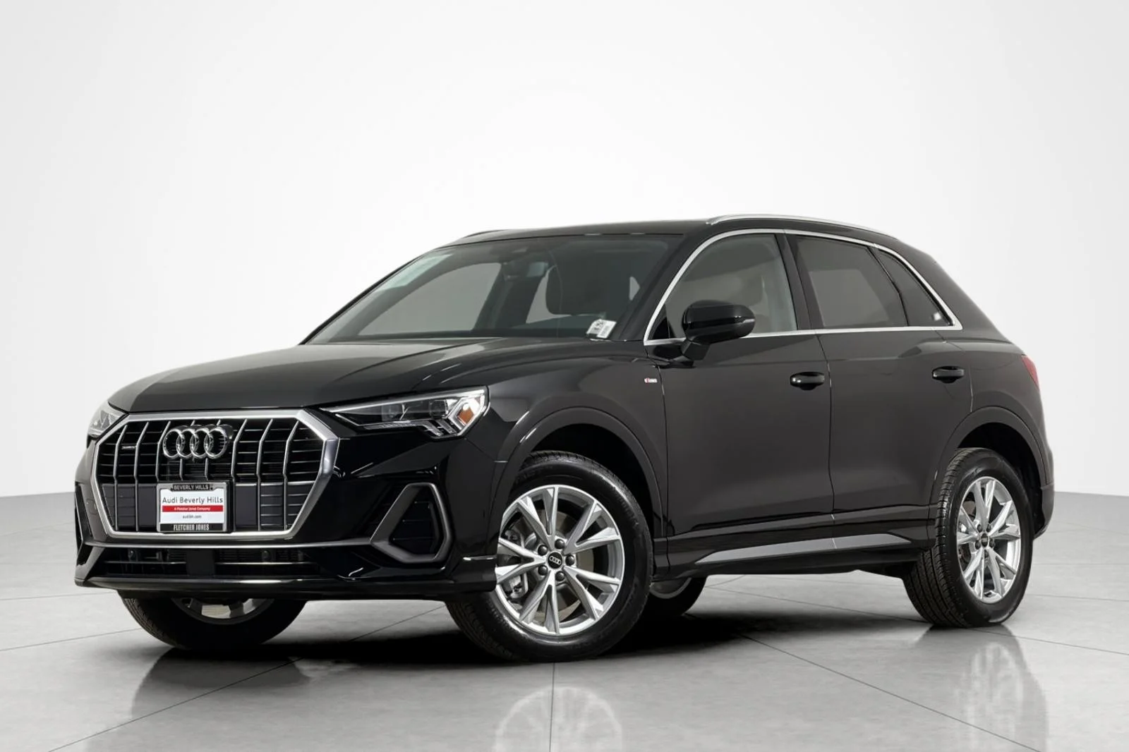 2025 Audi Q3 45 TFSI S Line Premium Plus quattro's photo