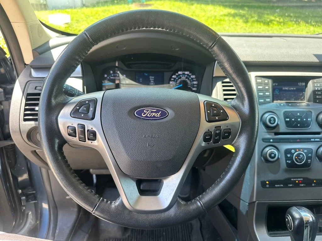 Used 2019 Blue Metallic Ford SE image 13