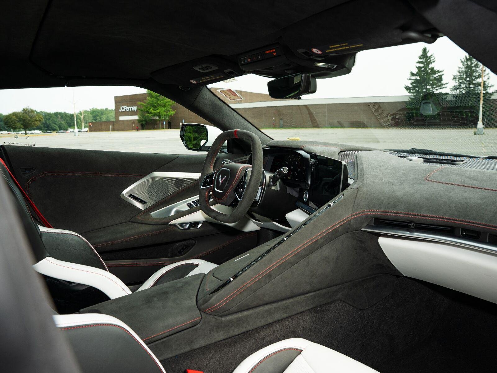 Used 2023 White Pearl Metallic Tricoat Chevrolet Stingray image 26