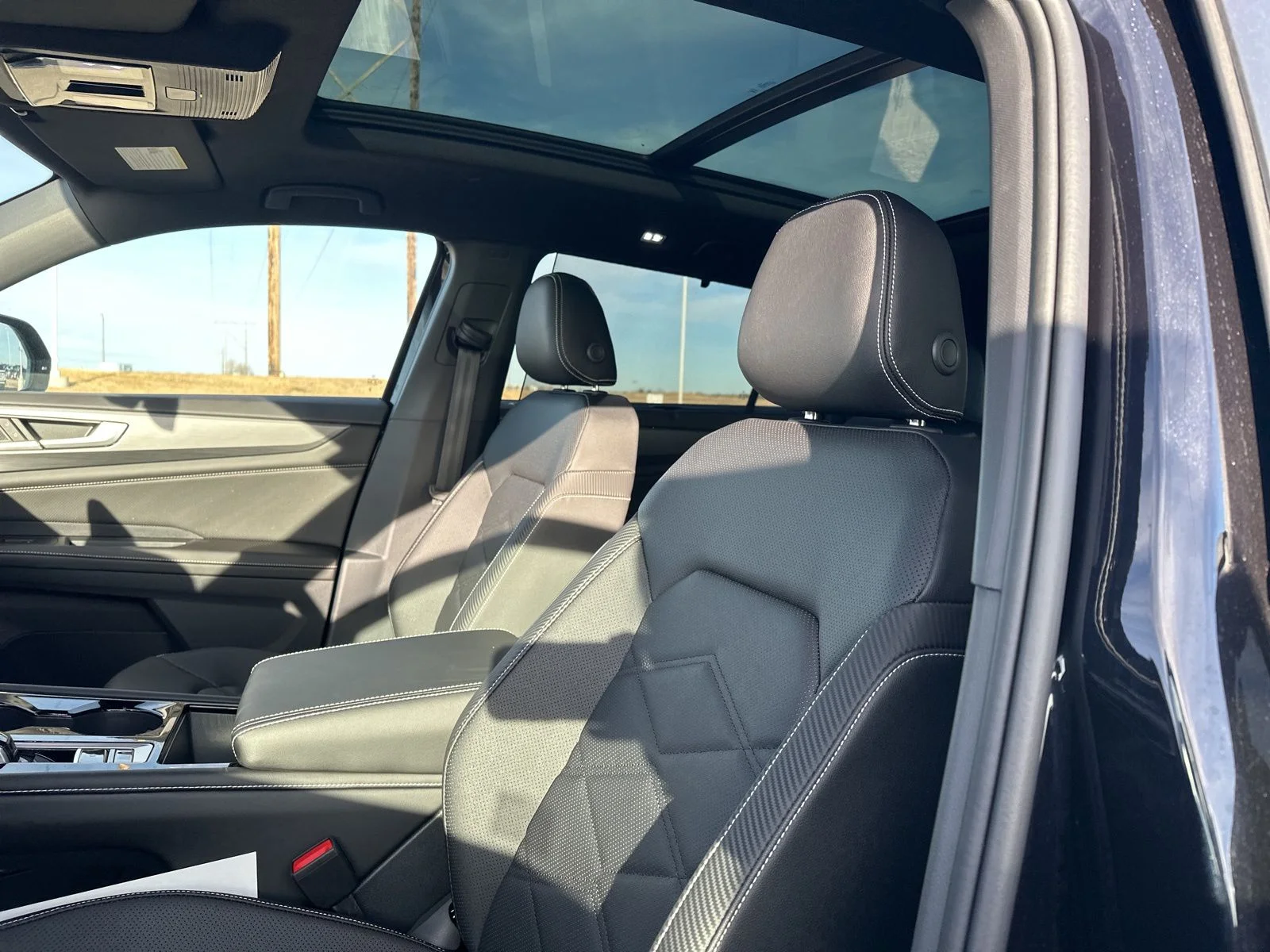 New 2026 Black Volkswagen 2.0T SE w/Technology image 11