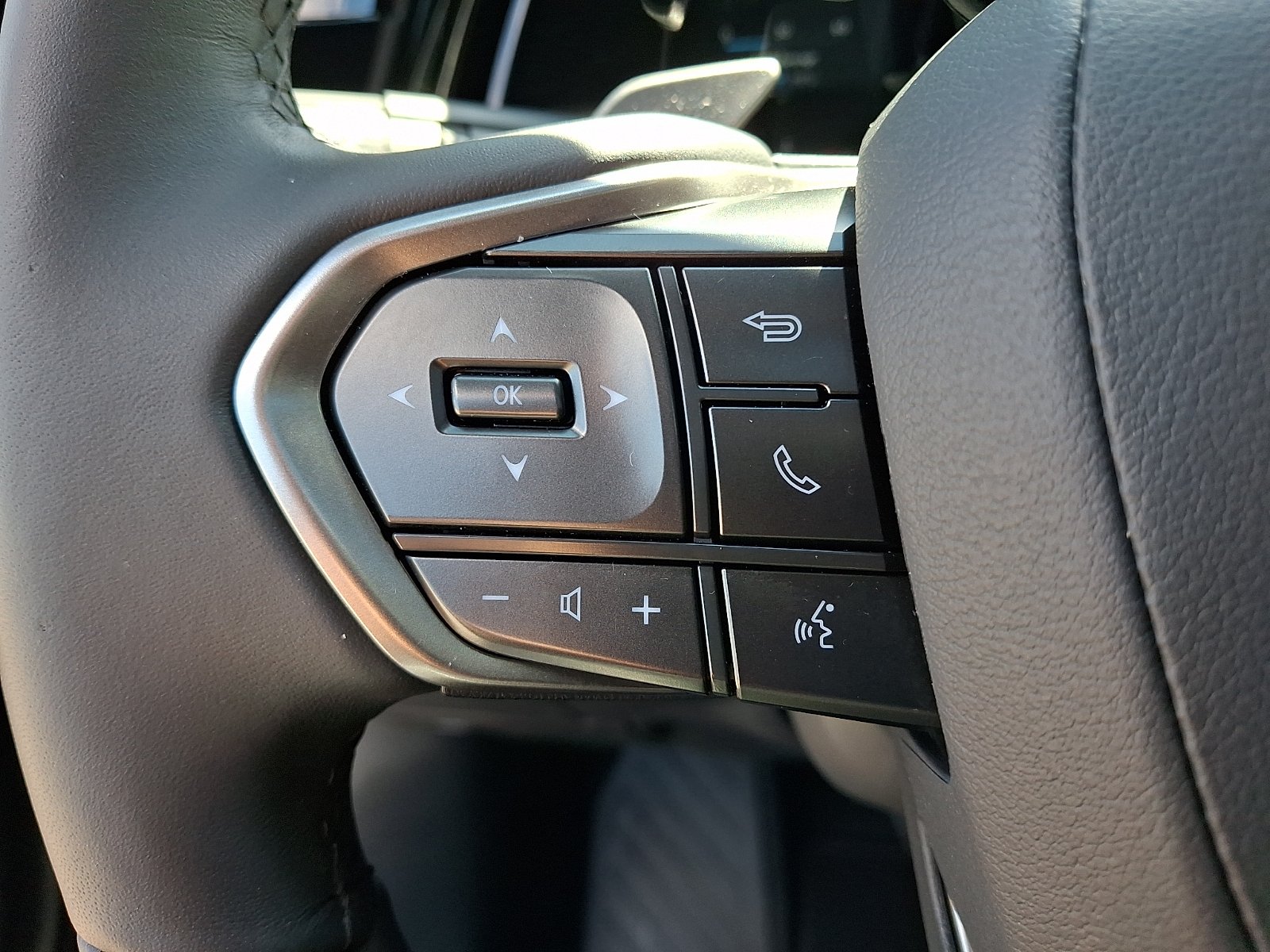 Certified Used 2025 CLOUDBURST GRAY Lexus PREMIUM image 22