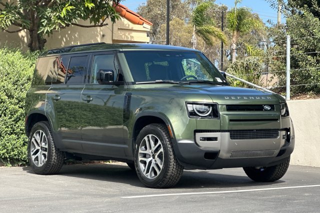 New 2026 Woolstone Green Land Rover S image 7
