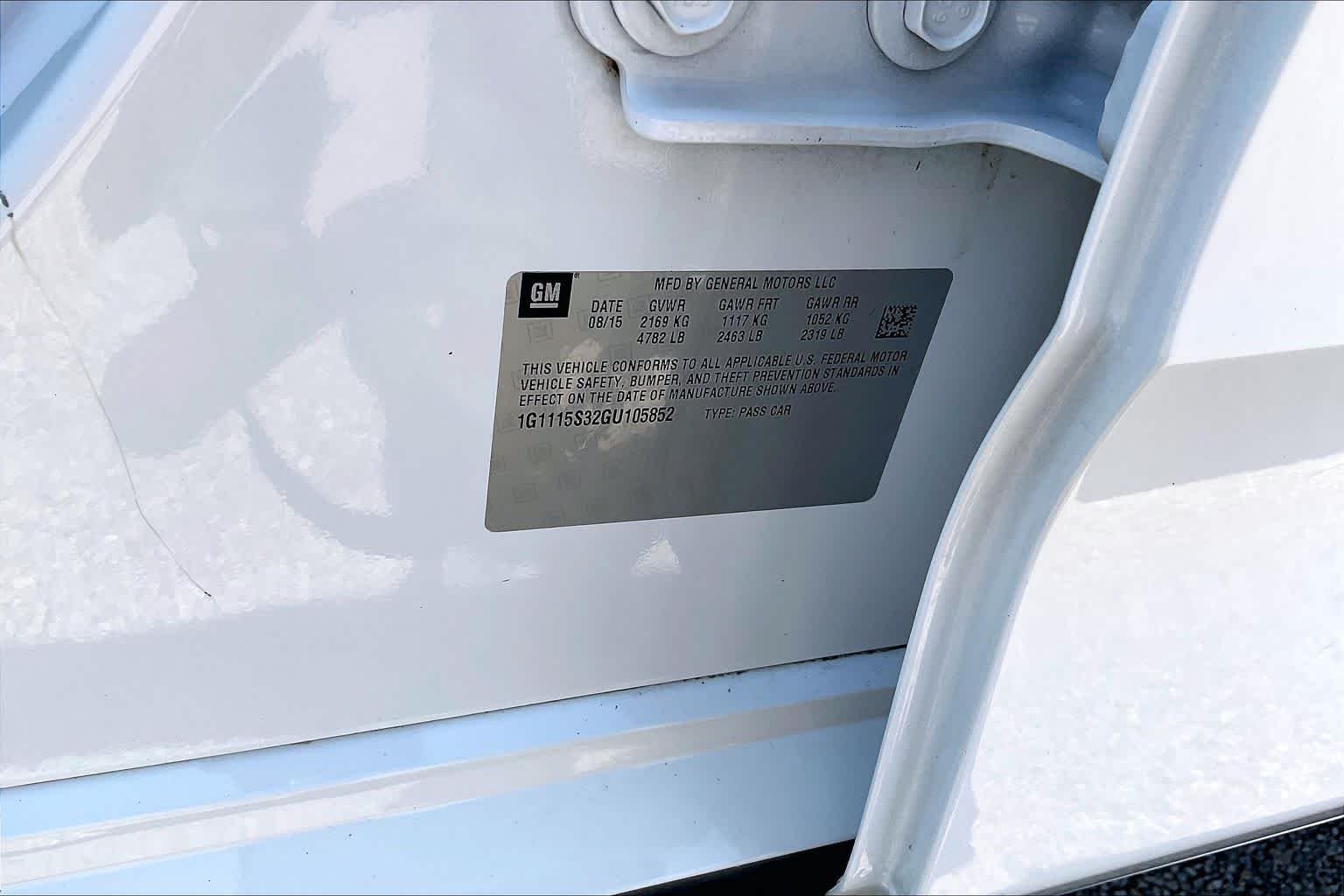Used 2016 Summit White Chevrolet LT image 33