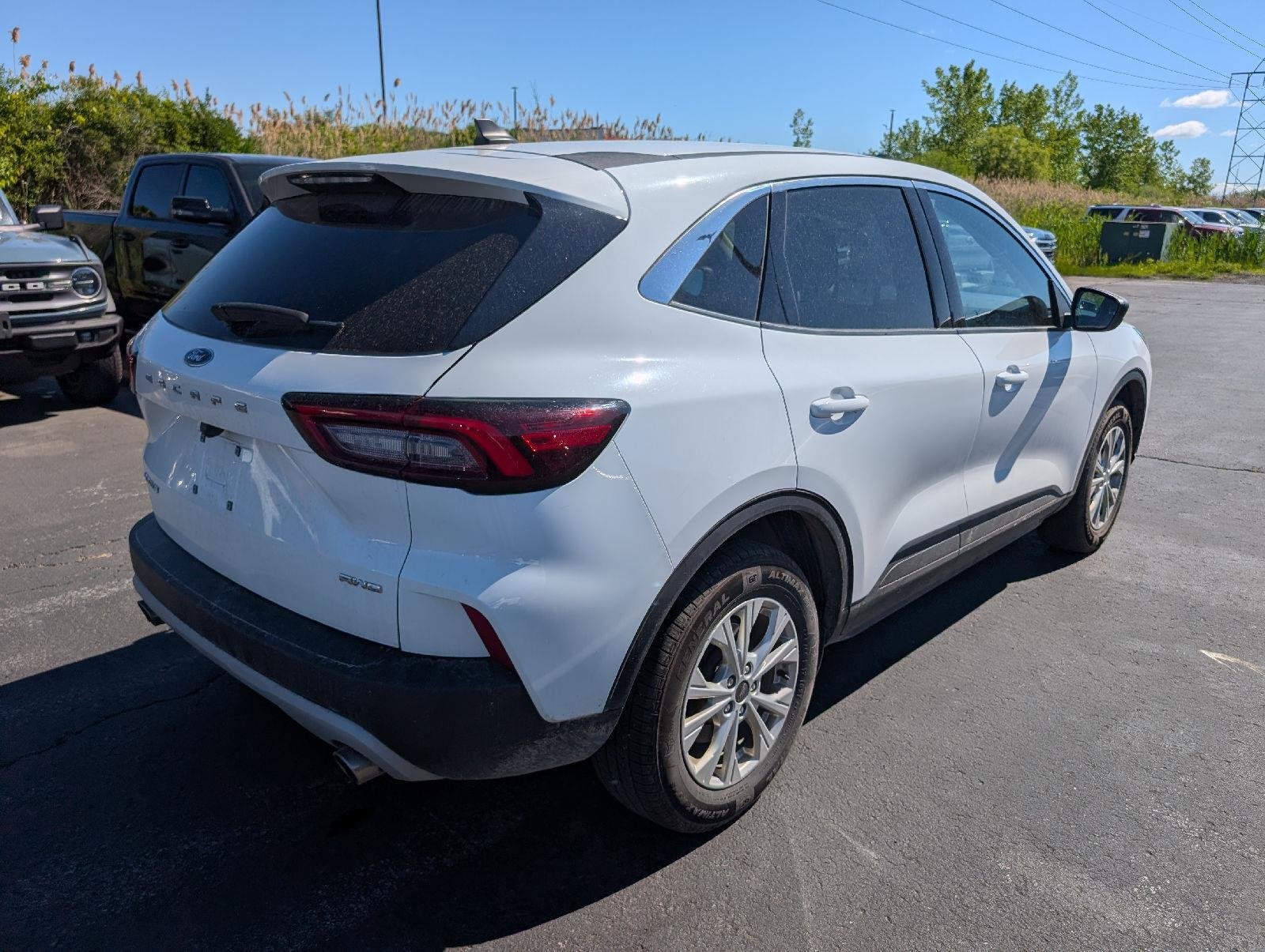 Used 2024 Oxford White Ford Active image 7
