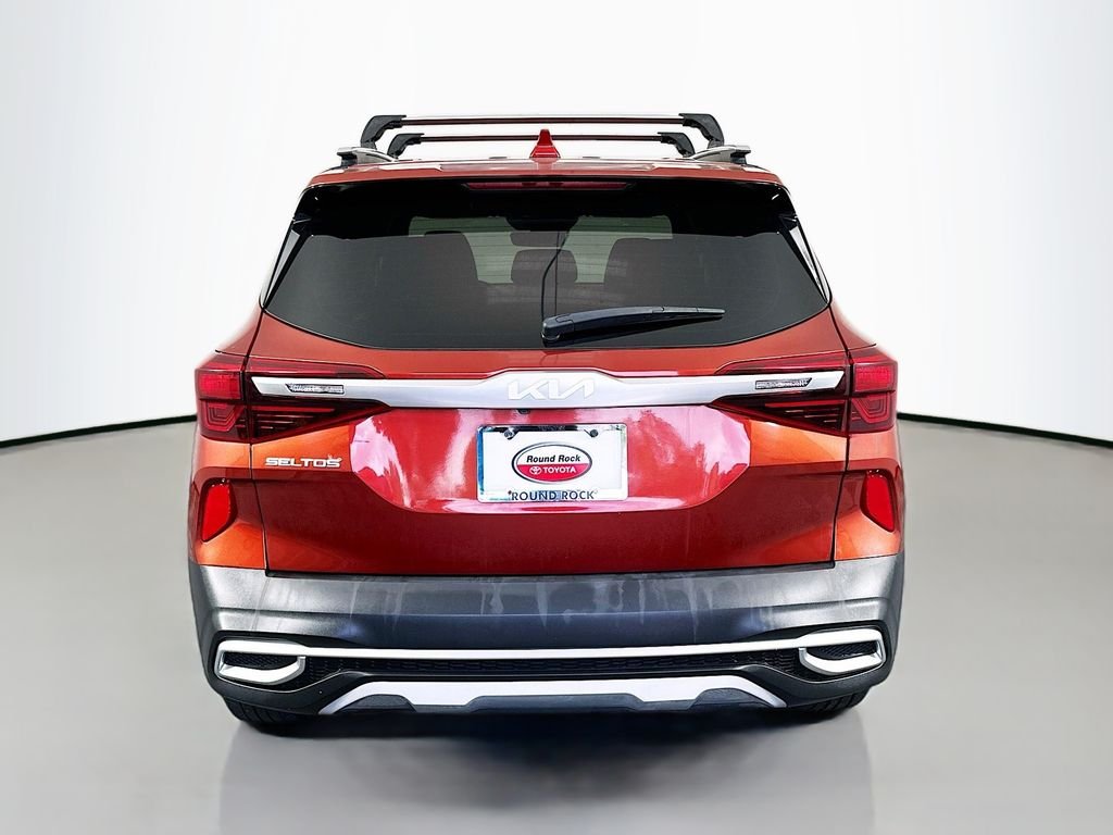 Used 2022 Orange Kia S image 6