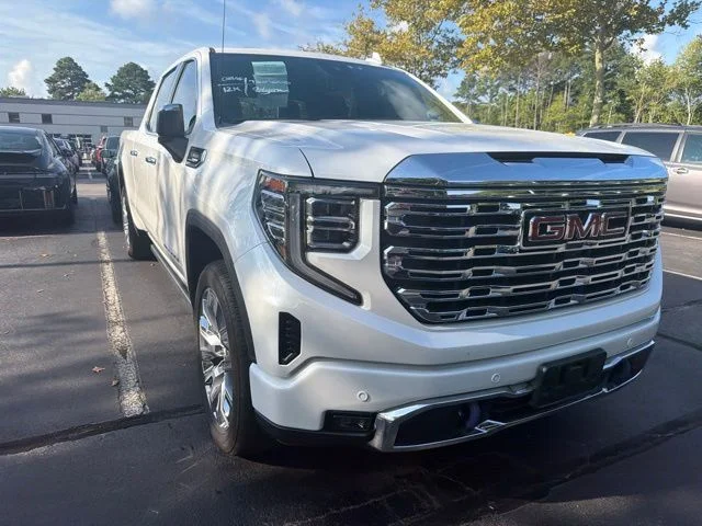Used 2025 White Frost Tricoat GMC Denali image 2