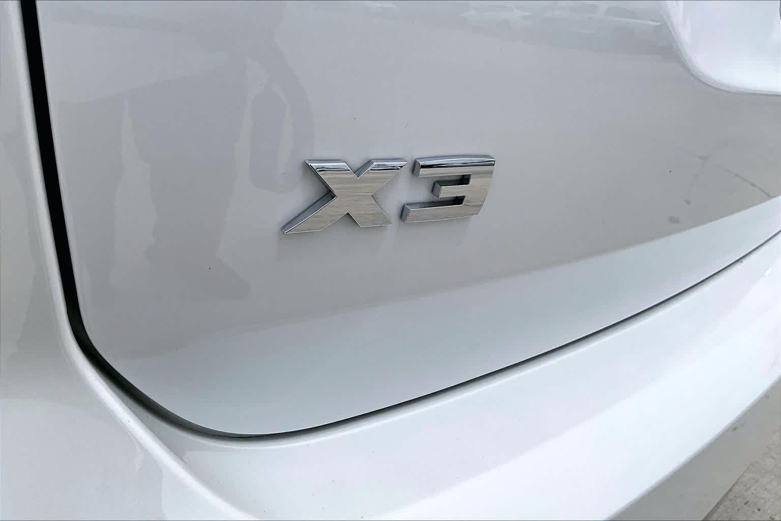 Used 2024 Mineral White Metallic BMW M40i image 30
