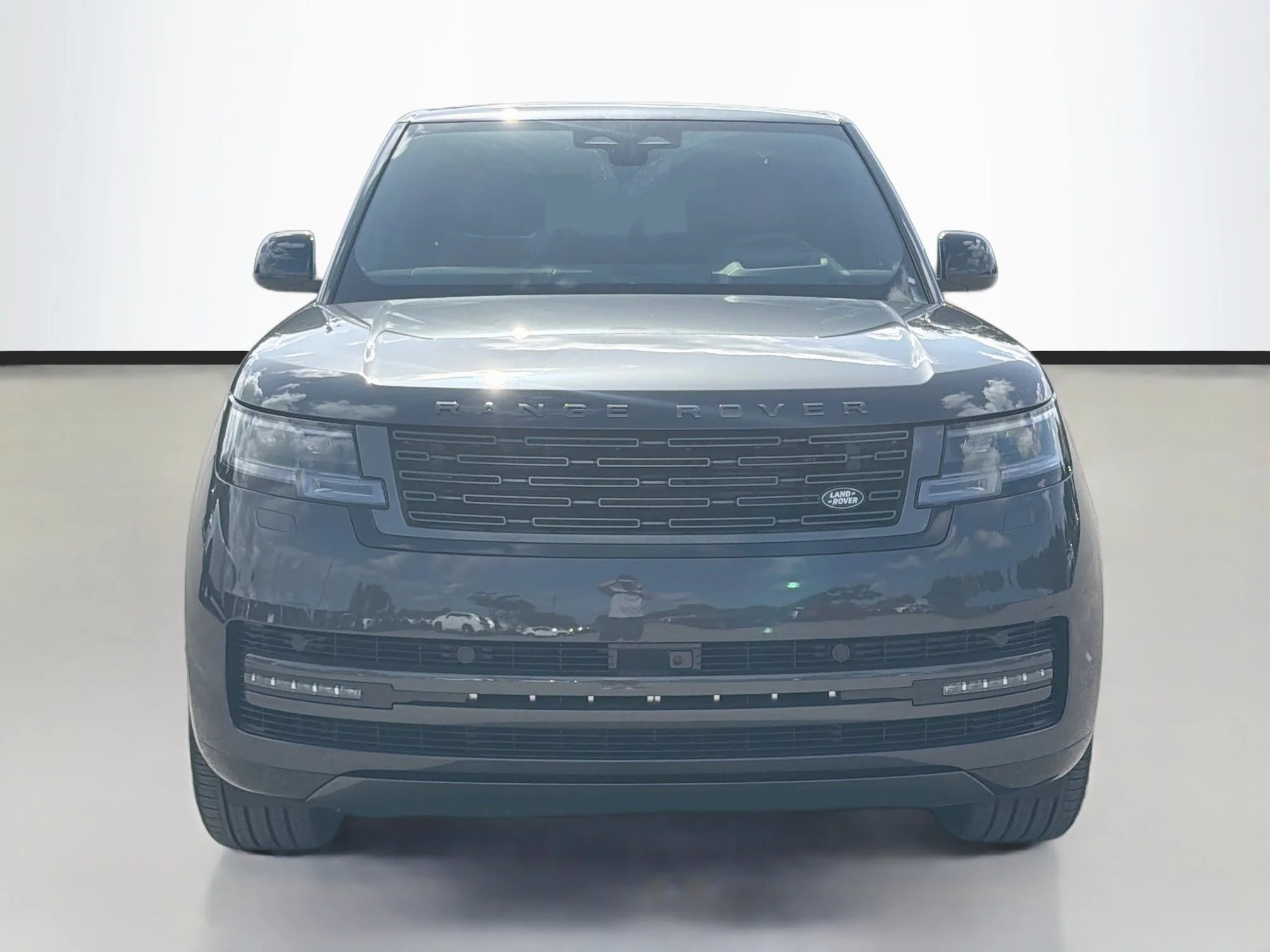 New 2026 Carpathian Grey Land Rover SE image 8
