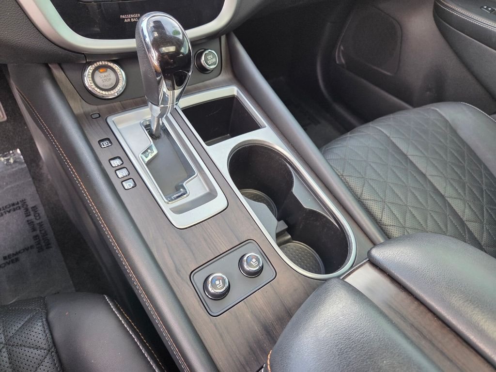 Used 2022 Black Nissan Platinum image 27