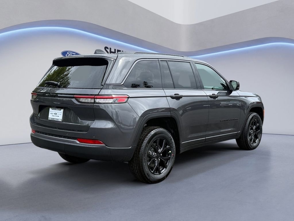 New 2026 Baltic Gray Metallic Clear-Coat Exterior Paint Jeep Altitude image 5