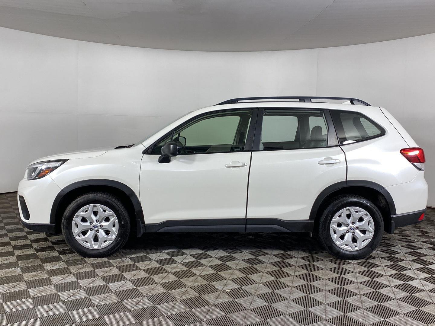 Used 2021 Crystal White Pearl Subaru Base image 9
