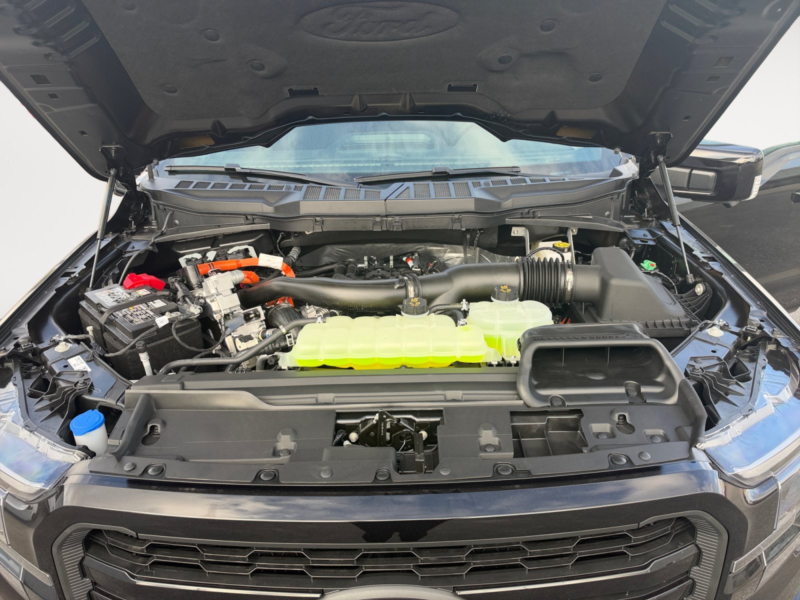 New 2026 Agate Black Metallic Ford LARIAT image 18