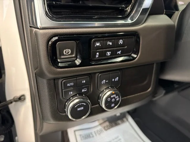 Used 2025 White GMC Elevation image 24