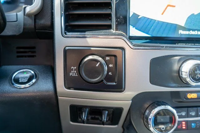 Used 2022 White Ford Lariat image 31