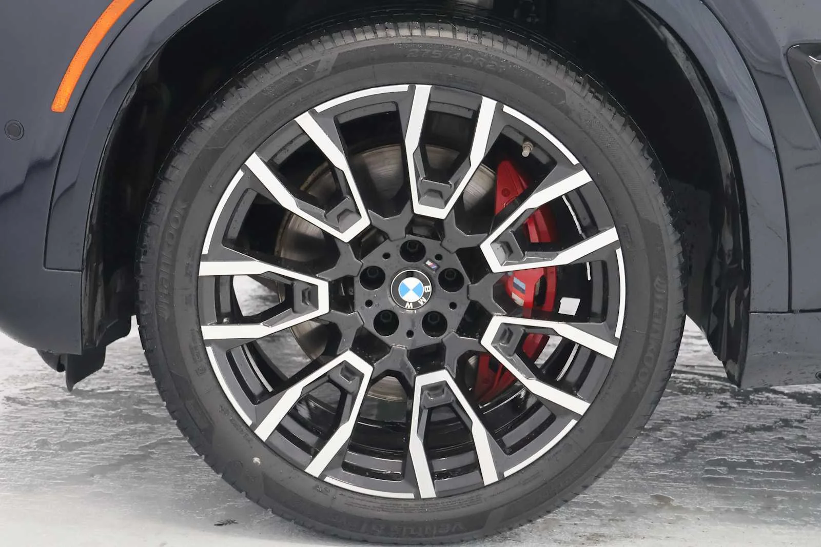 Certified Used 2024 Carbon Black Metallic BMW xDrive40i image 9