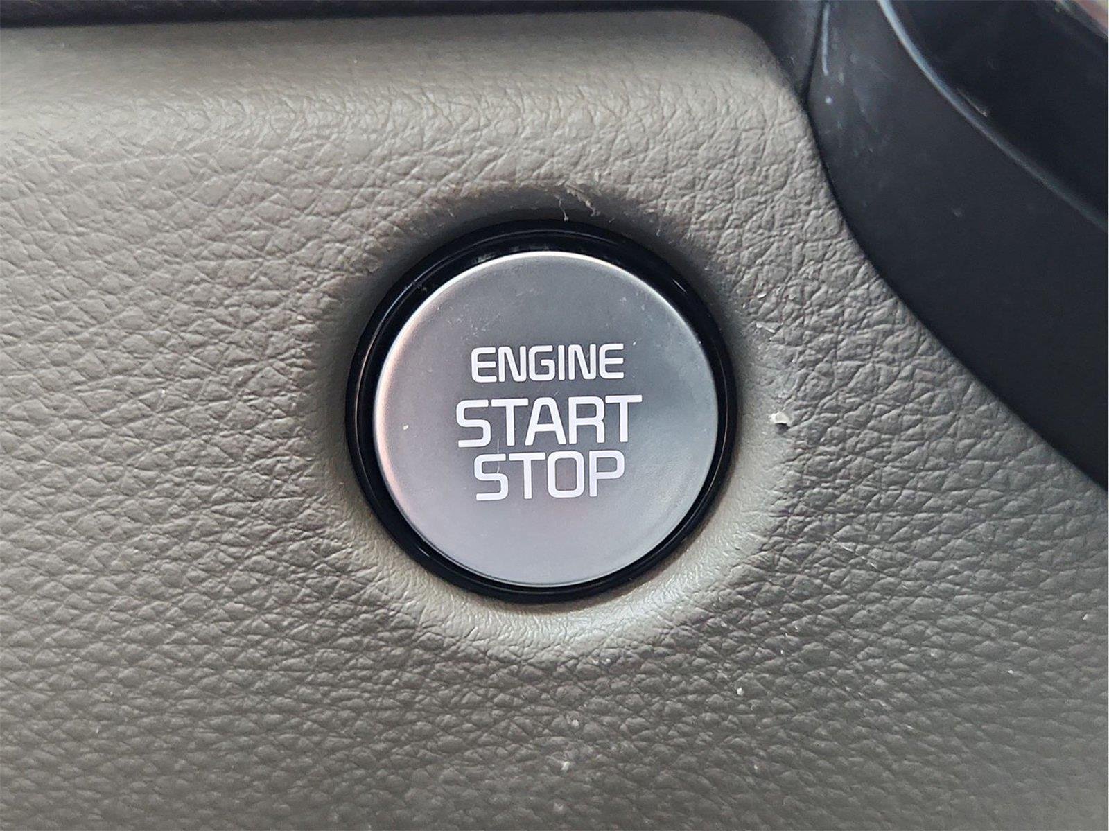 2025 Kia Carnival MPV photo 17 of 33