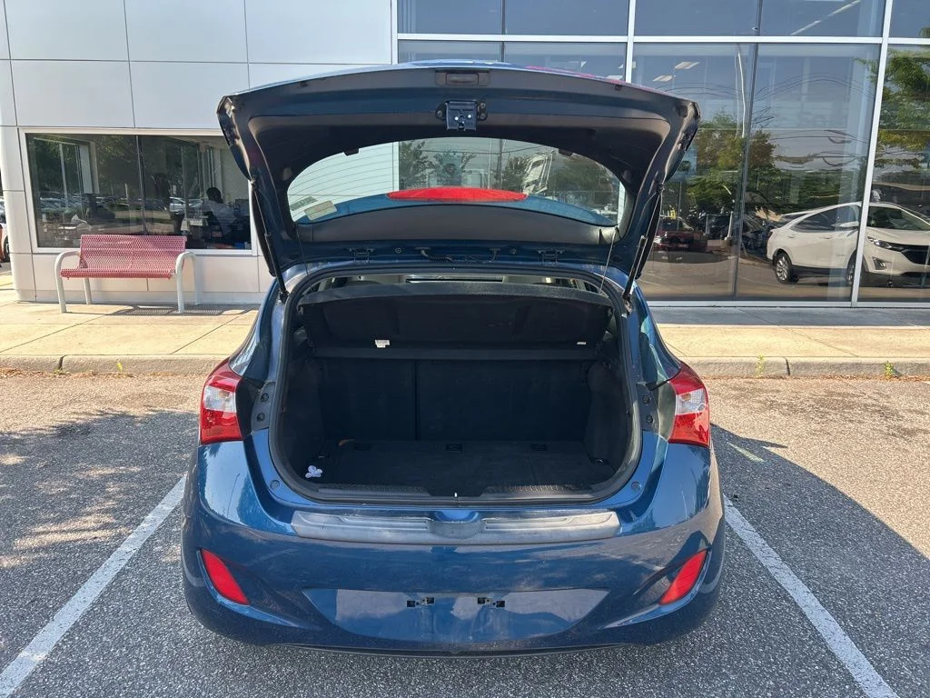 Used 2013 Blue Hyundai Base image 9