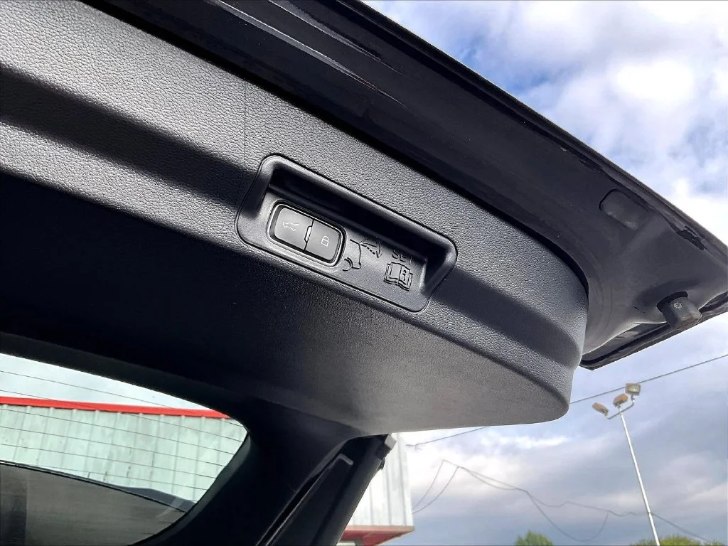 Used 2021 Black Ford XLT image 20