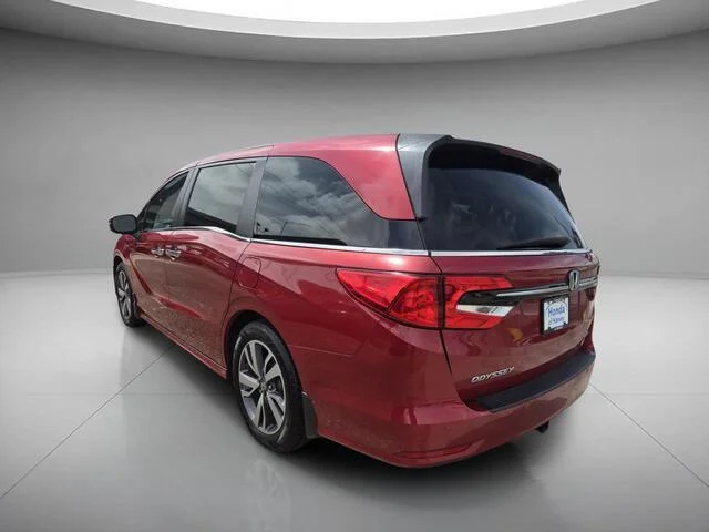 Used 2022 Radiant Red Metallic II Honda Touring image 3