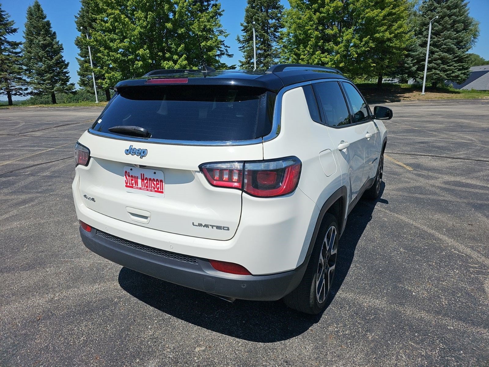 Used 2018 White Clearcoat Jeep Limited image 5