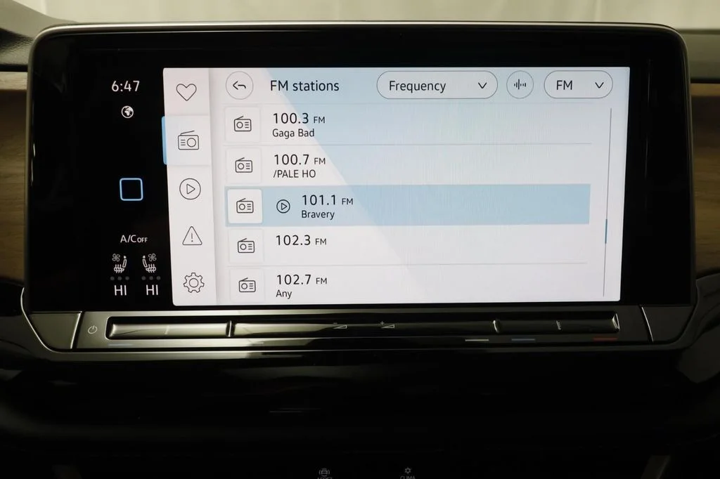 New 2026 Deep Black Volkswagen 2.0T SE w/Technology image 10