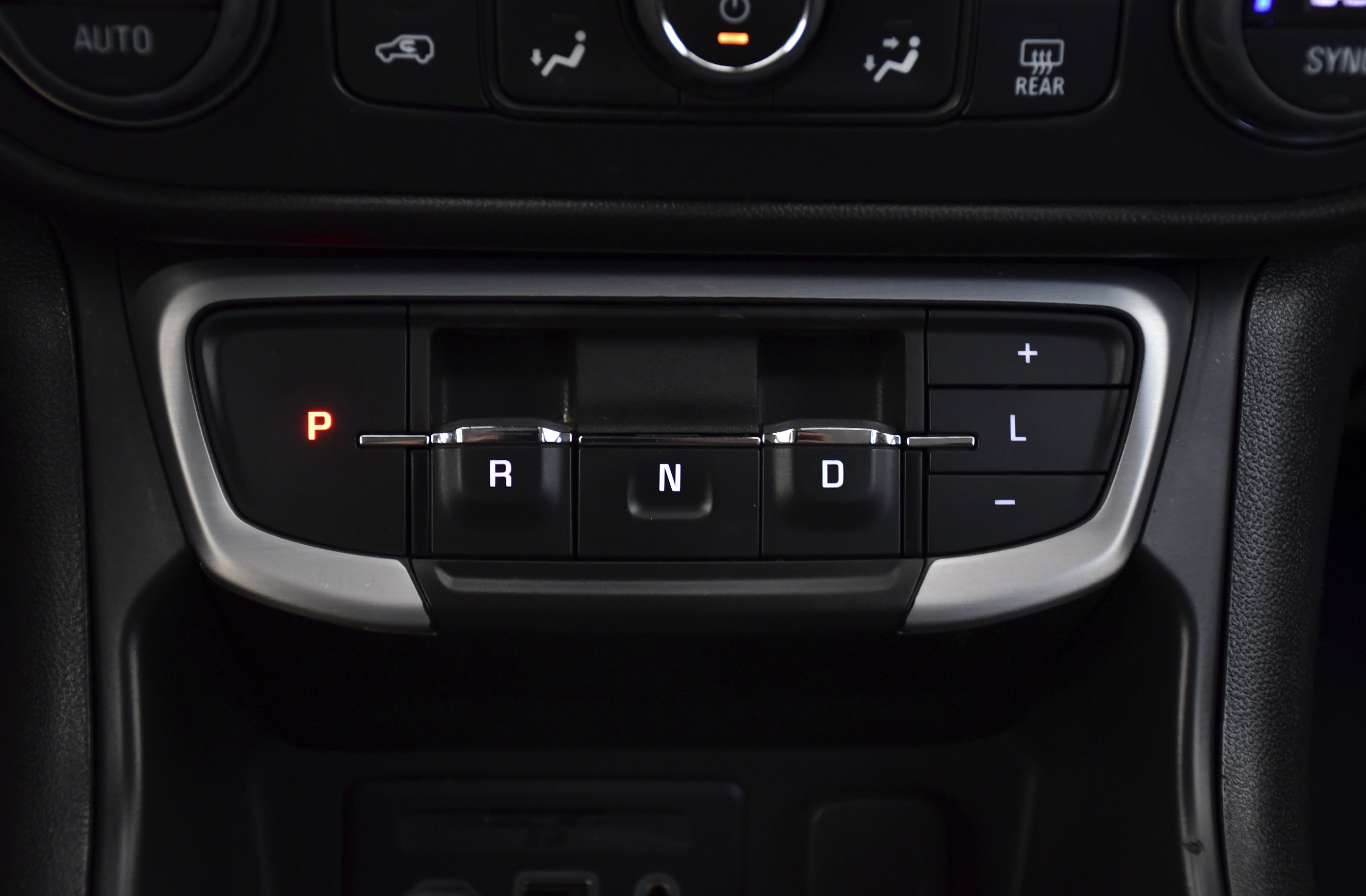 Used 2023 Marine Metallic GMC SLT image 14
