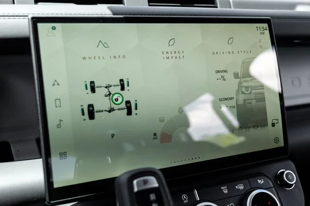 New 2026  Land Rover X-Dynamic SE image 36