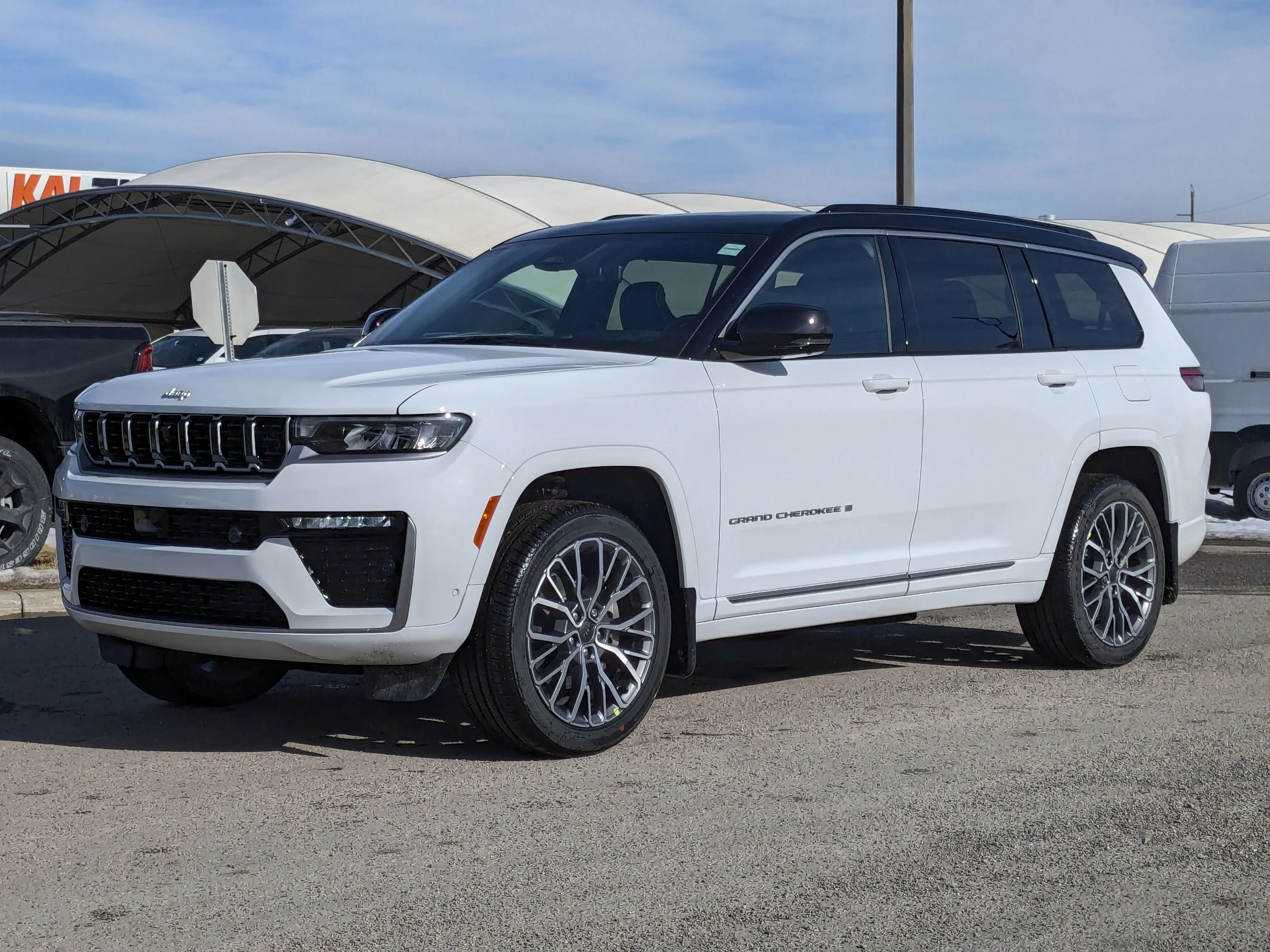 New 2026 White Jeep Summit - - Pano Sunroof - Palermo Lthr - Head-Up Display - Night Vision - Massage Seats & More! image 4