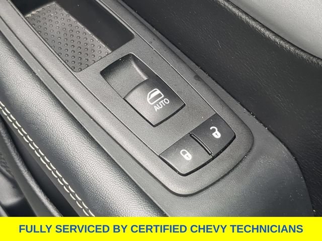Used 2025 White Chrysler Limited image 45