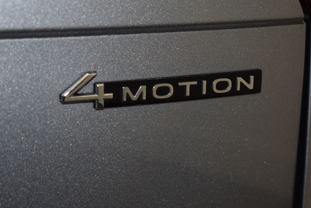 Used 2024 Gray Volkswagen 2.0T Wolfsburg Edition image 10