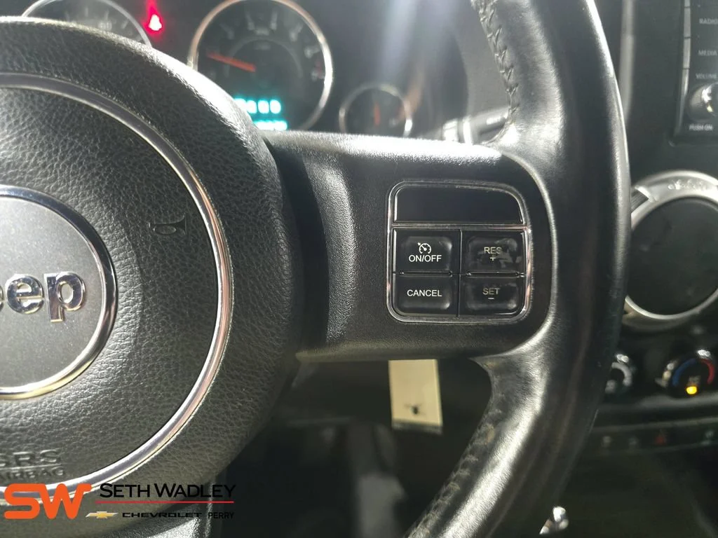 Used 2015 Red Jeep Sahara image 18