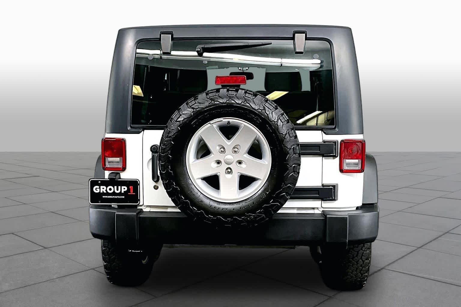 Used 2018 Bright White Clearcoat Jeep Sport S image 5