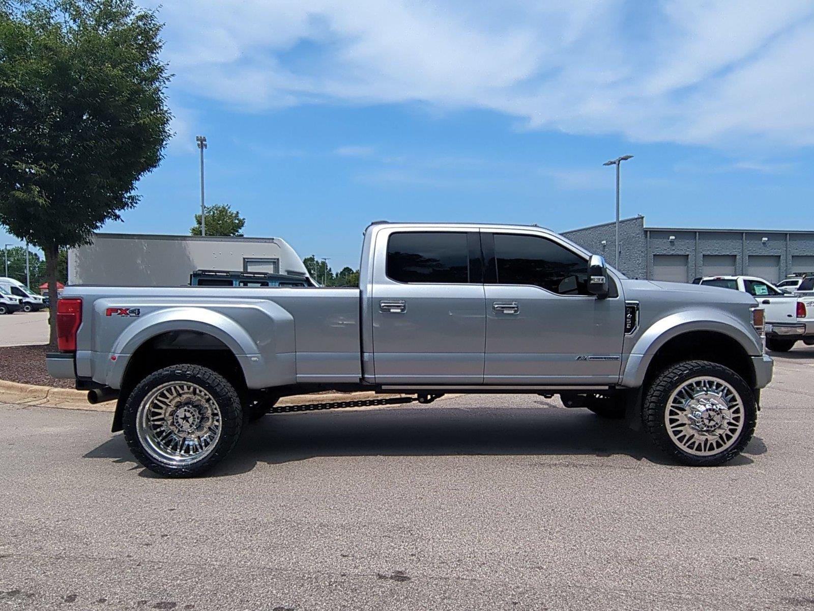Used 2022 Agate Black Metallic Ford King Ranch image 6