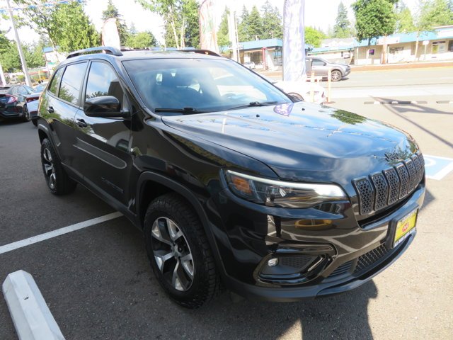 Used 2019 Diamond Black Crystal Pearlcoat Jeep Altitude image 6