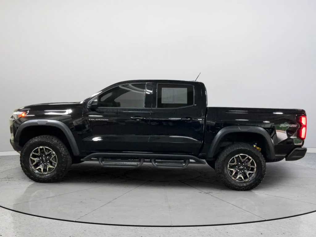 2024 Chevrolet Colorado ZR2 - Photo 10
