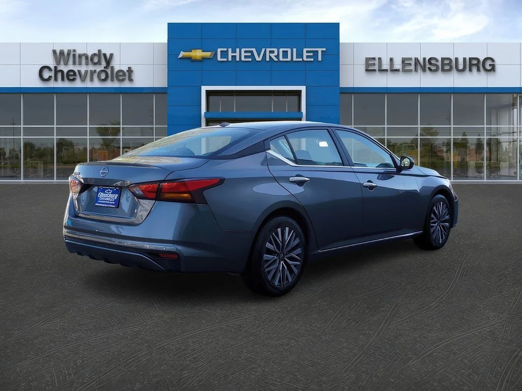 2025 Nissan Altima SV - Photo 7