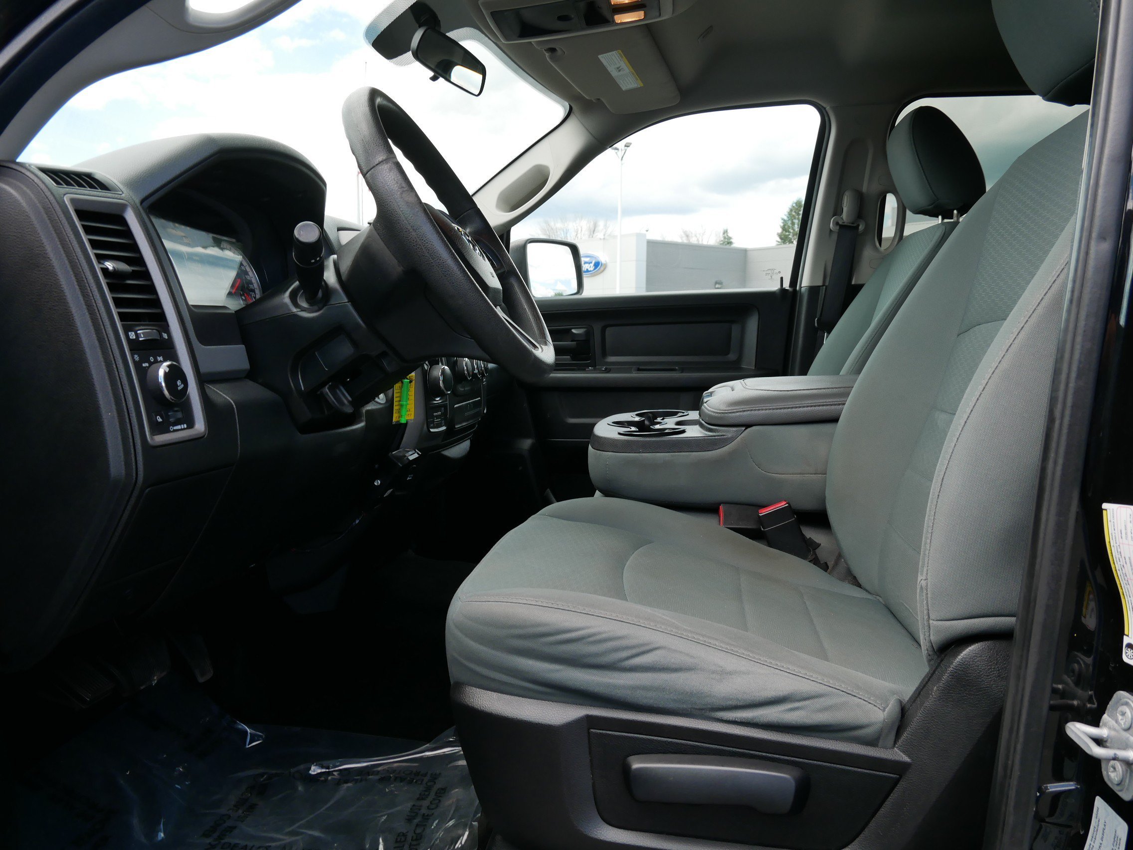 Used 2017 Brilliant Black Crystal Pearlcoat Ram Express image 10