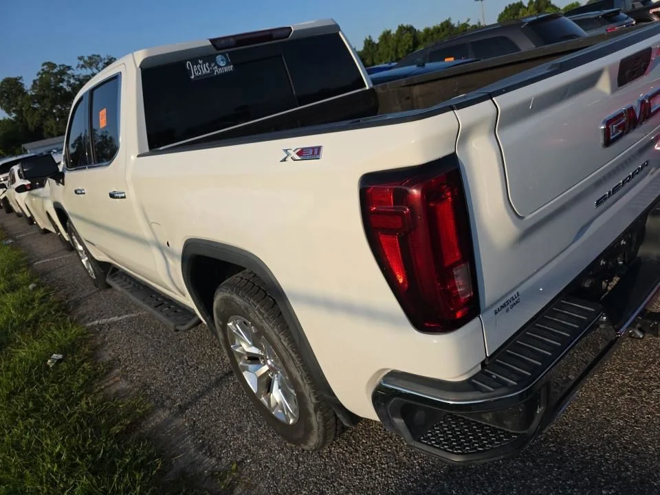 Used 2021 White GMC SLT image 4