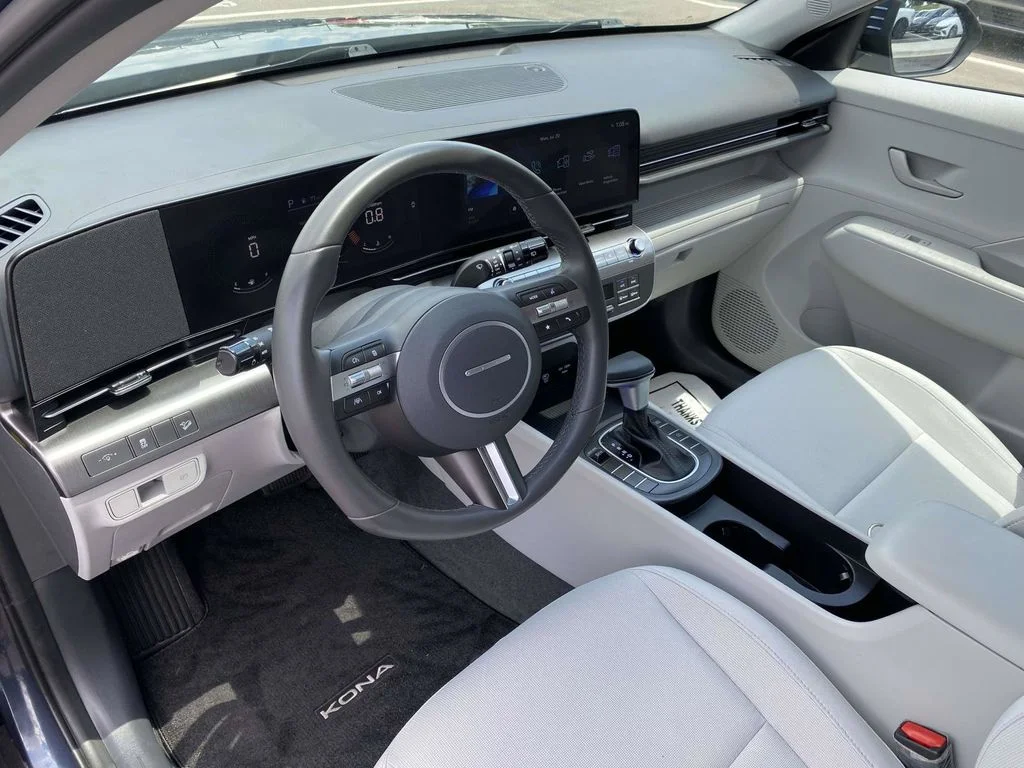 Certified Used 2025 Blue Hyundai SEL image 18
