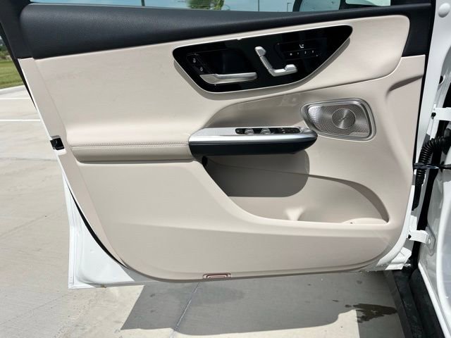 New 2026 Polar White Mercedes-Benz GLC 300 image 44