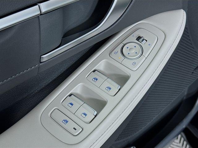2025 Hyundai Sonata Hybrid Limited - Photo 32